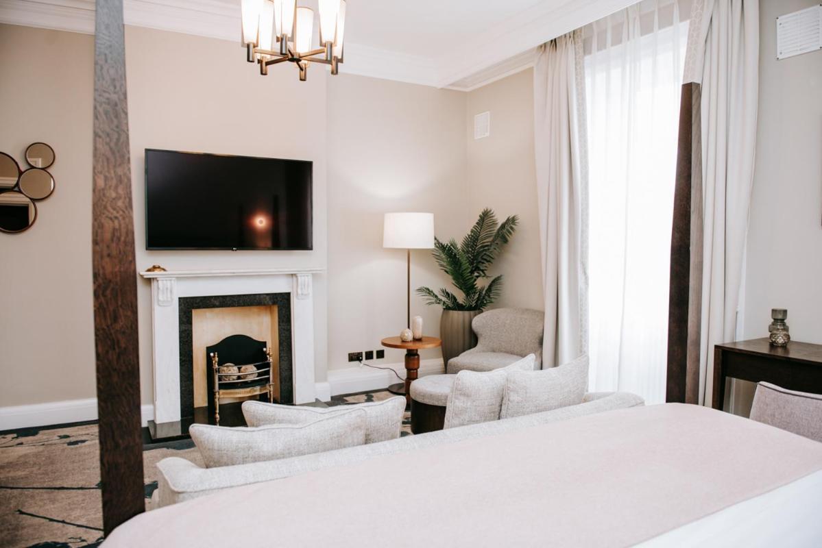 Mottram Hall Macclesfield Room photo